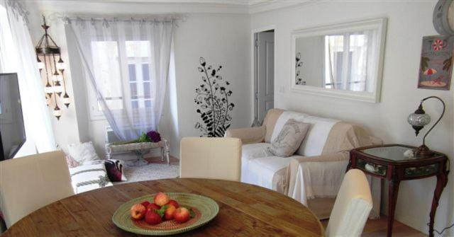 Charming Corner Abode With Castle Views Apartamento Nice Exterior foto